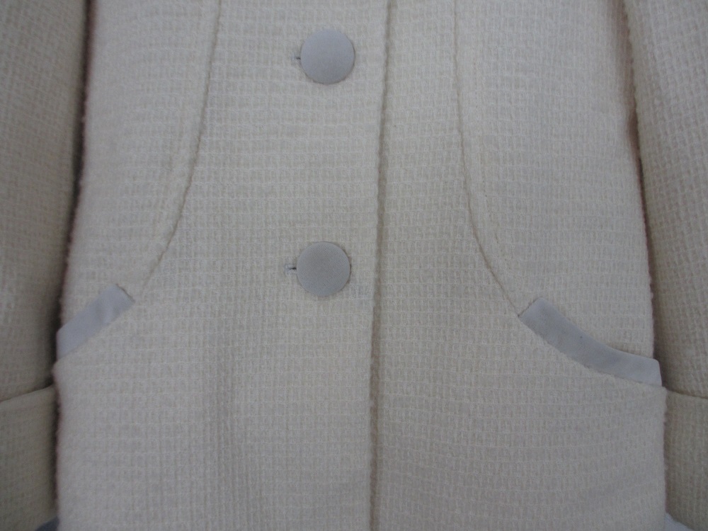 MINIMUMミニマム(株)ワールド製品オフホワイト長袖コート左右ポケット付ボタンビロード素材毛玉有り袖ダブルデザインロングコート_画像4
