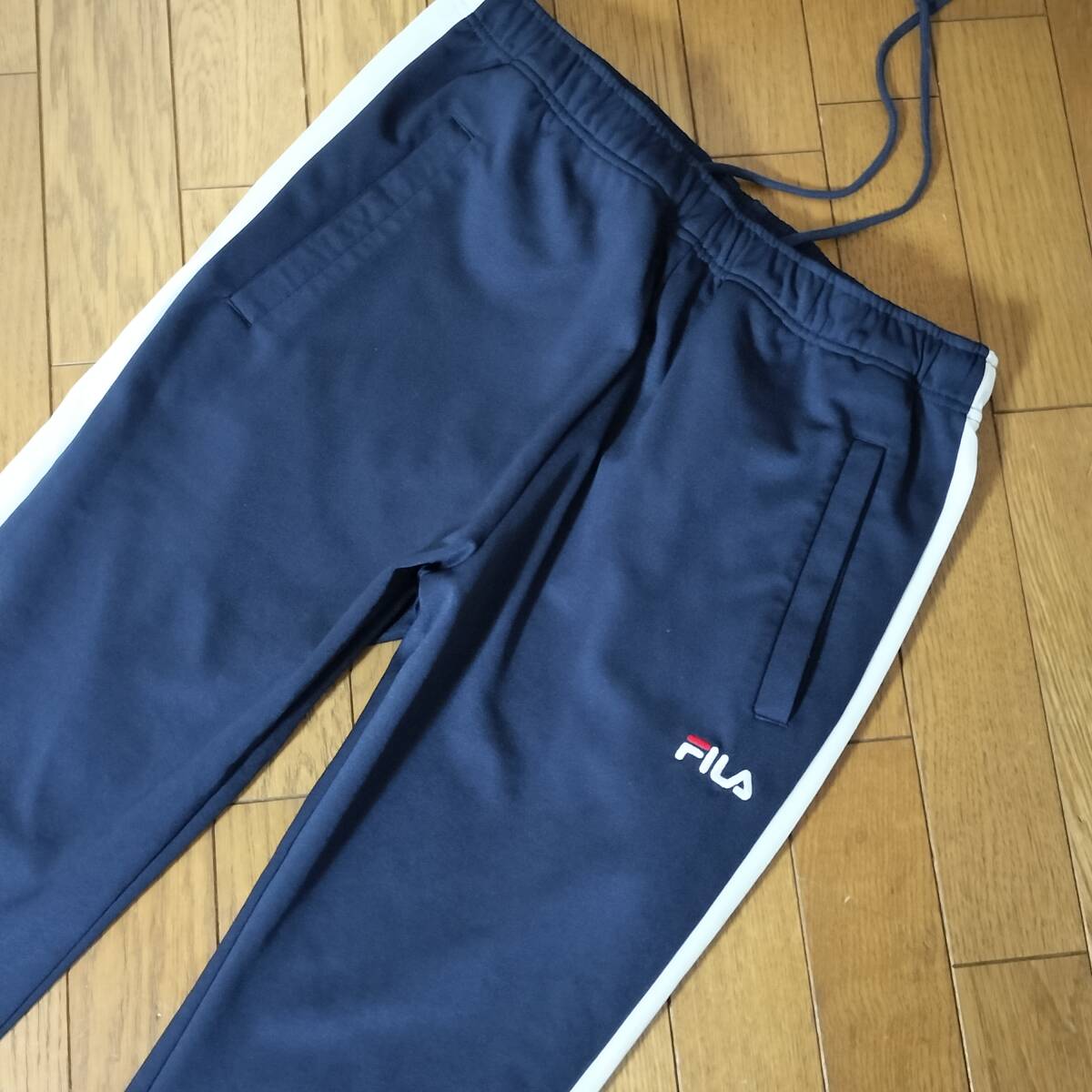 (物40)　新品　ストレッチ　フィラ　FILA　ジャージパンツ　440-320　紺　メンズLL_画像2