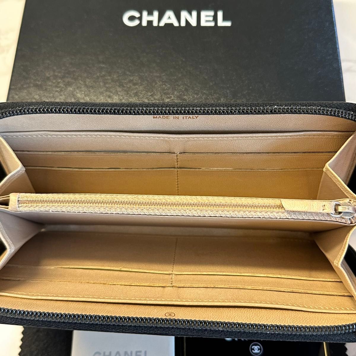 新品同様！ シャネル CHANEL 財布 長財布 カメリア ラウンドファスナー