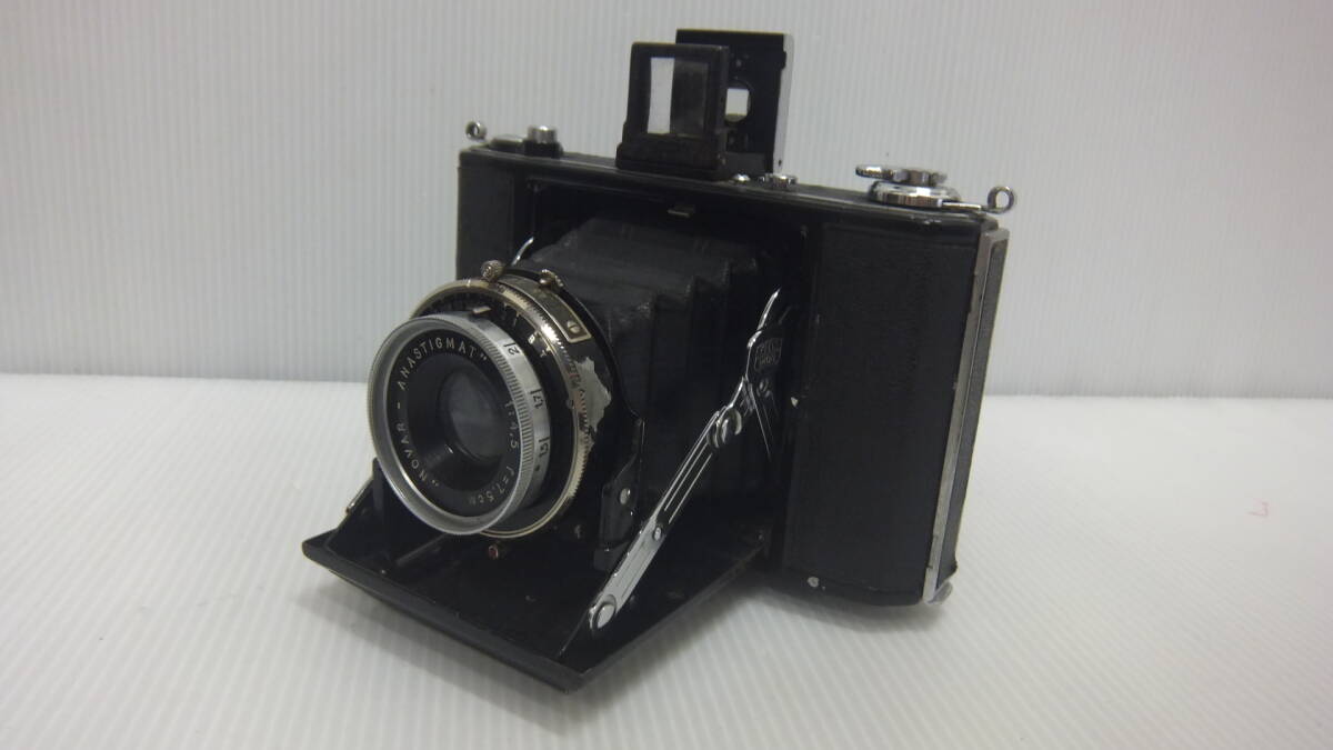 1227 ジャンク ツァイスイコン Zeiss Ikon Ikonta 520/16 NOVAR-ANASTIGMAT 7.5cm F3.5 蛇腹カメラ ケース付き_画像1