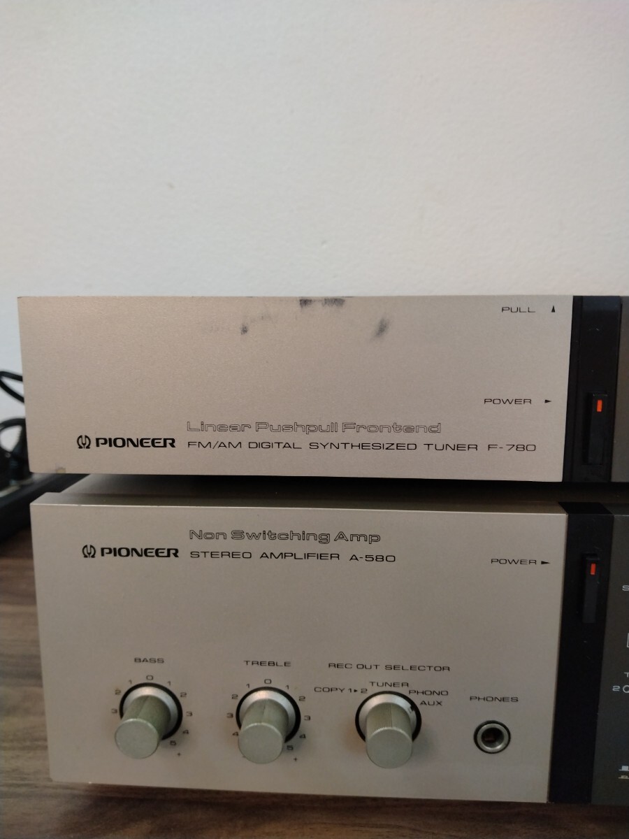 ☆ 通電確認済 ☆ PIONEER パイオニア A-580 F-780 アンプ デジタルシンセサイザー チューナー セット 中古 現状品 音響 オーディオ_画像2