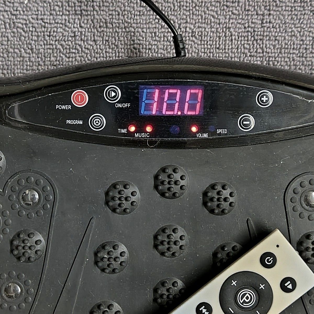 【送料無料】振動マシンダイエット　フットネスマシン3D コンパクトハンドル付きパワープレート120段階振動調節　BTスピーカー付き