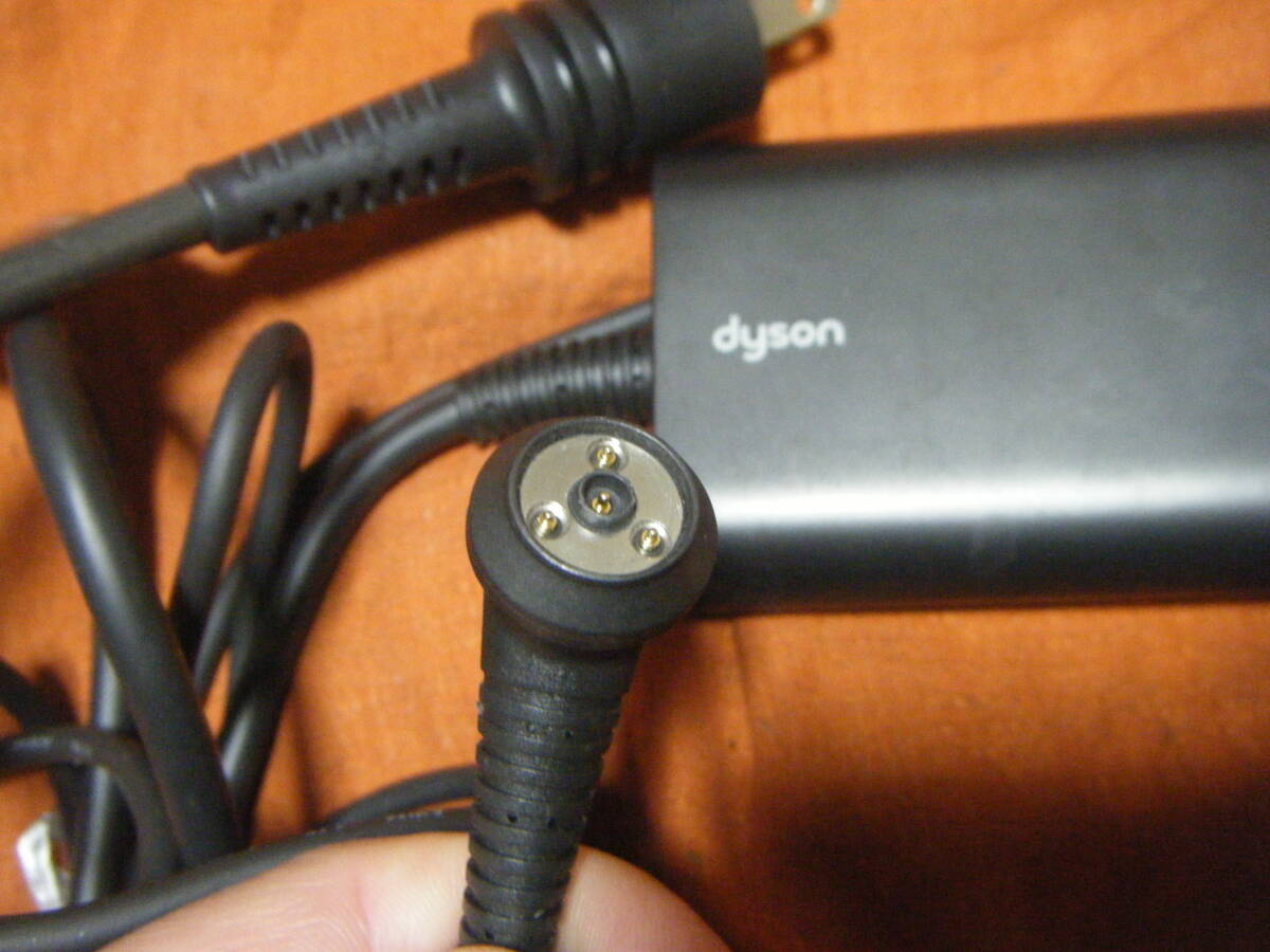 * Dyson strut iron hair iron attached charger AC adaptor 17.3V*