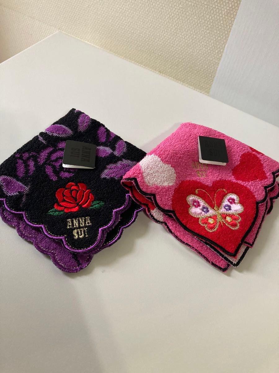 新品　ANNA SUI アナスイ　タオルハンカチ　2枚　バラ　ハート　バタフライ　ピンク　ブラック