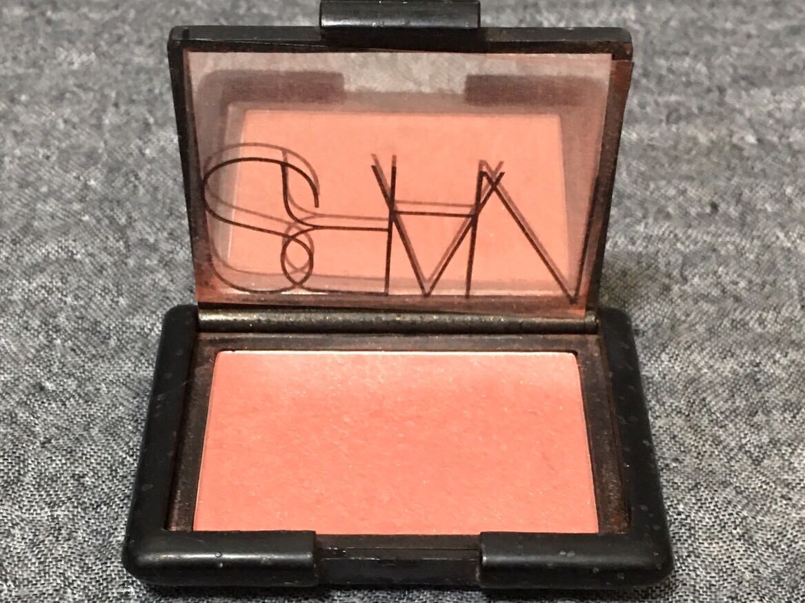 G4E235◆新品同様◆ ナーズ NARS ブラッシュ 4018 チーク ほお紅_画像2