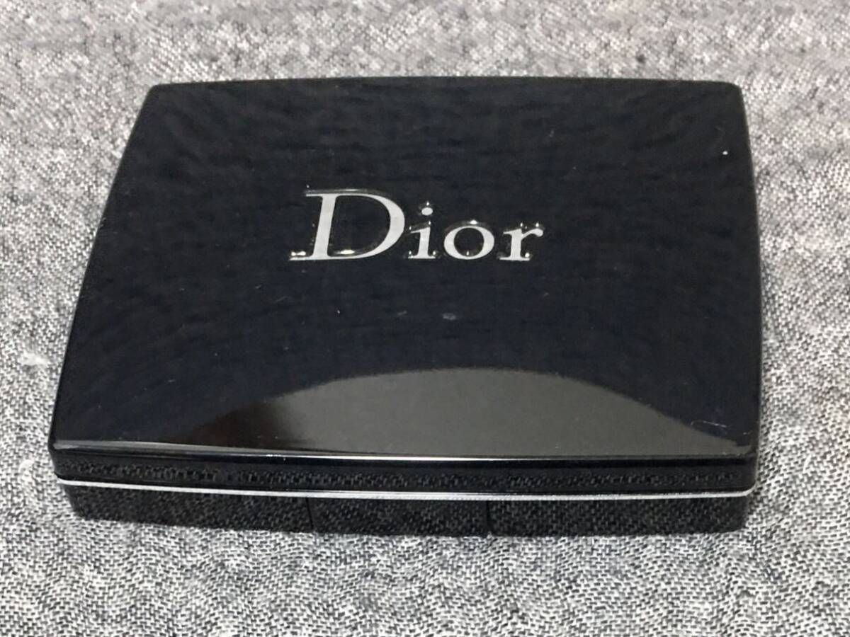 G4E034◆ クリスチャンディオール Dior サンククルール 857 ルビー プレシャス ロック アイシャドウ 3gの画像4