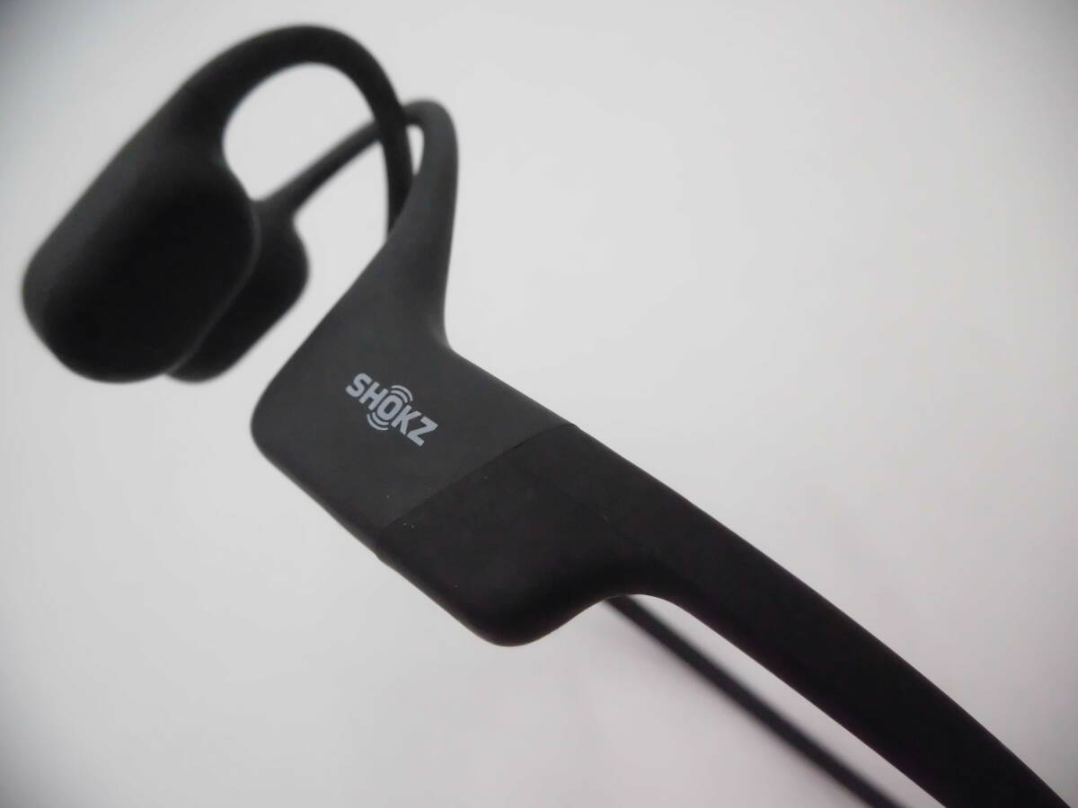 ★ YMK186 Shokz ショックス ワイヤレス 骨伝導ヘッドホン Bluetooth ブルートゥース S803 OpenRun ブラック 充電コード ケース付き ★_画像9