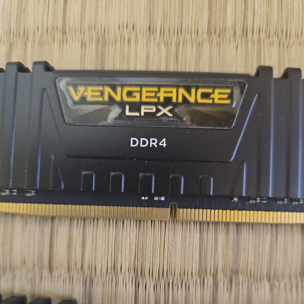 VENGEANCE パソコンメモリ  DDR4 8GB/16GB  全3枚 2666mhz 動作未確認 ジャンクの画像2