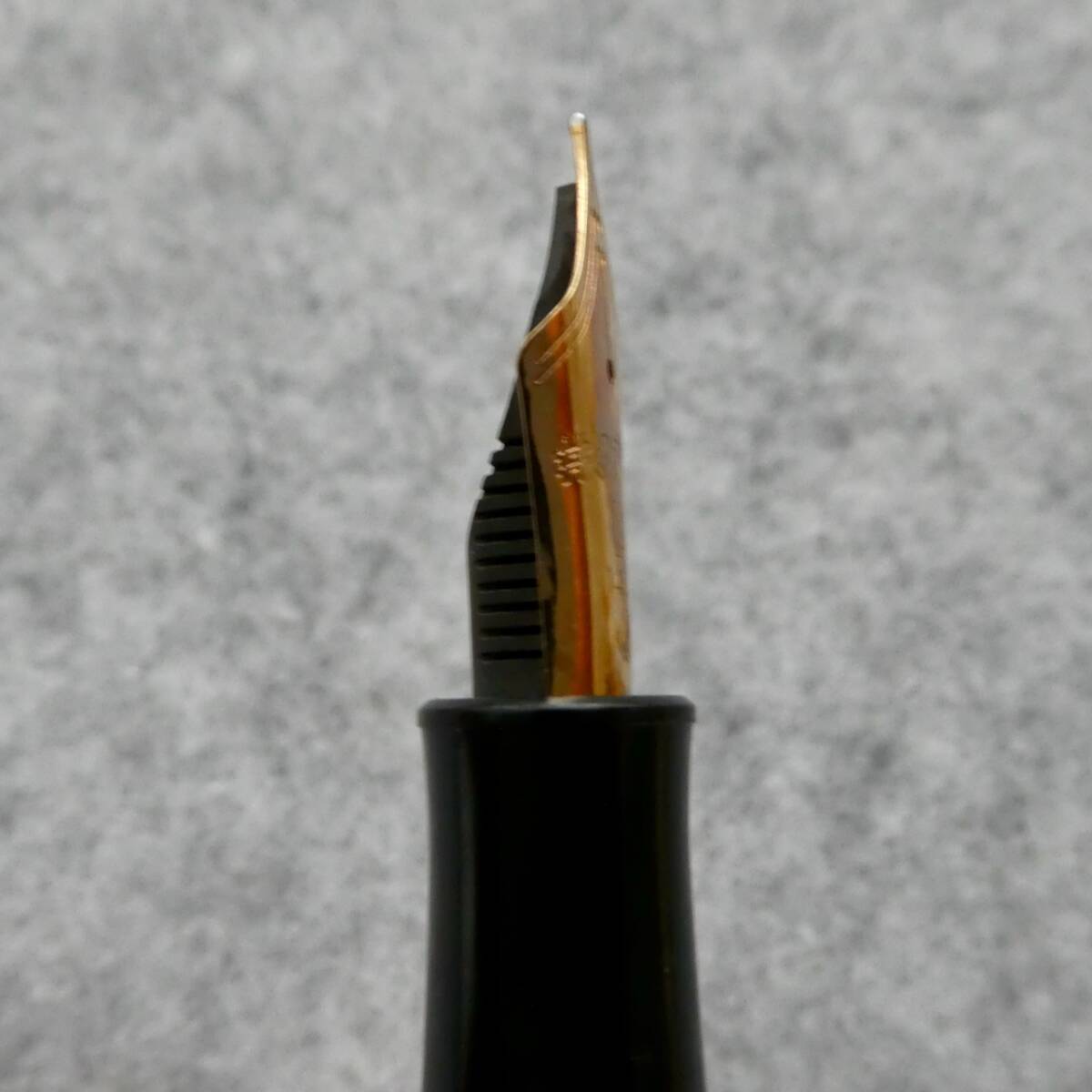 プラチナ万年筆 #3776 スタンダード 14K 太字 エボナイト製ペン芯の画像5