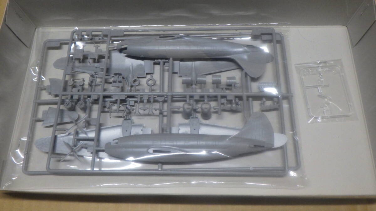 E PLATZ プラッツ 1/144 航空自衛隊 輸送機 C-46D JASDF TRANSPORT AIRCRAFT 未組立 未使用品 現状品_画像4