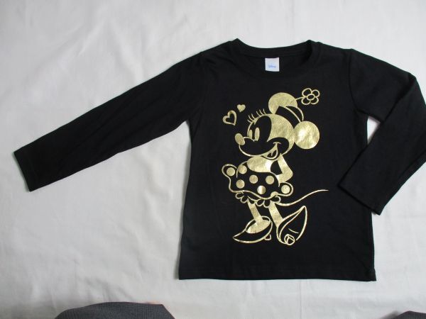 BF650【Disney・ミニーマウス】ロゴプリント金色　長袖　Ｔシャツ　女児　黒　110_画像1