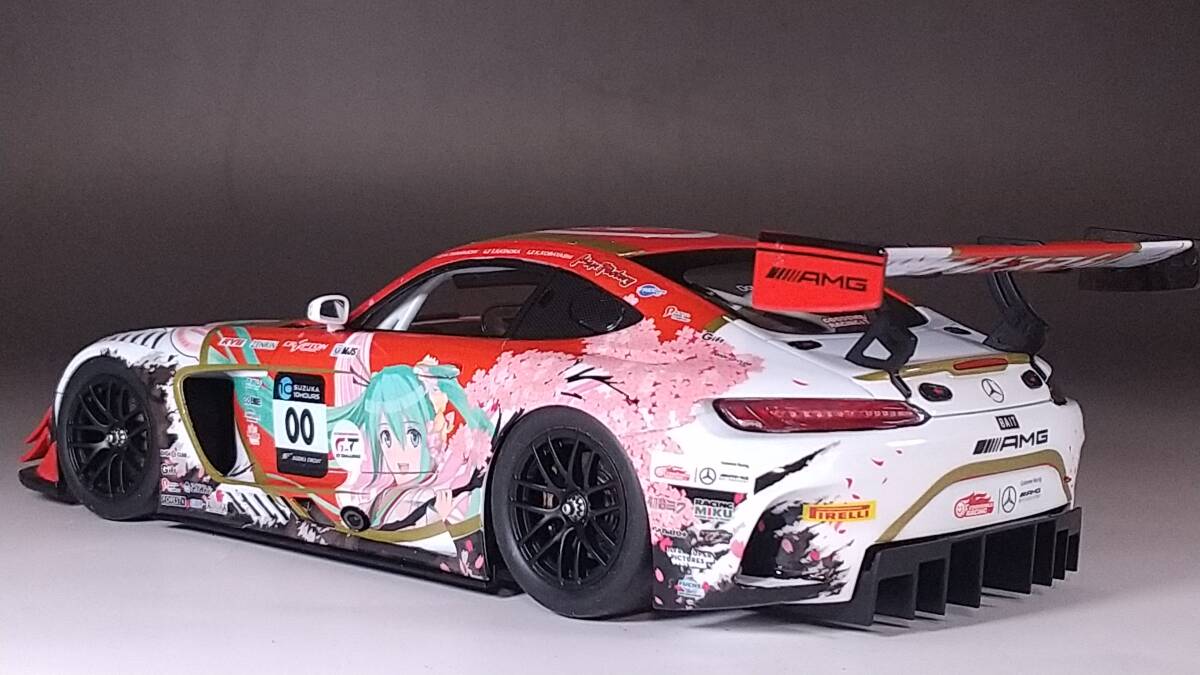 タミヤ 1/24 GOODSMILE RACING & TeamUKYO メルセデス AMG GT3 鈴鹿10時間耐久レース 2018 完成品 初音ミク グッスマ 小林可夢偉 谷口信輝_画像2