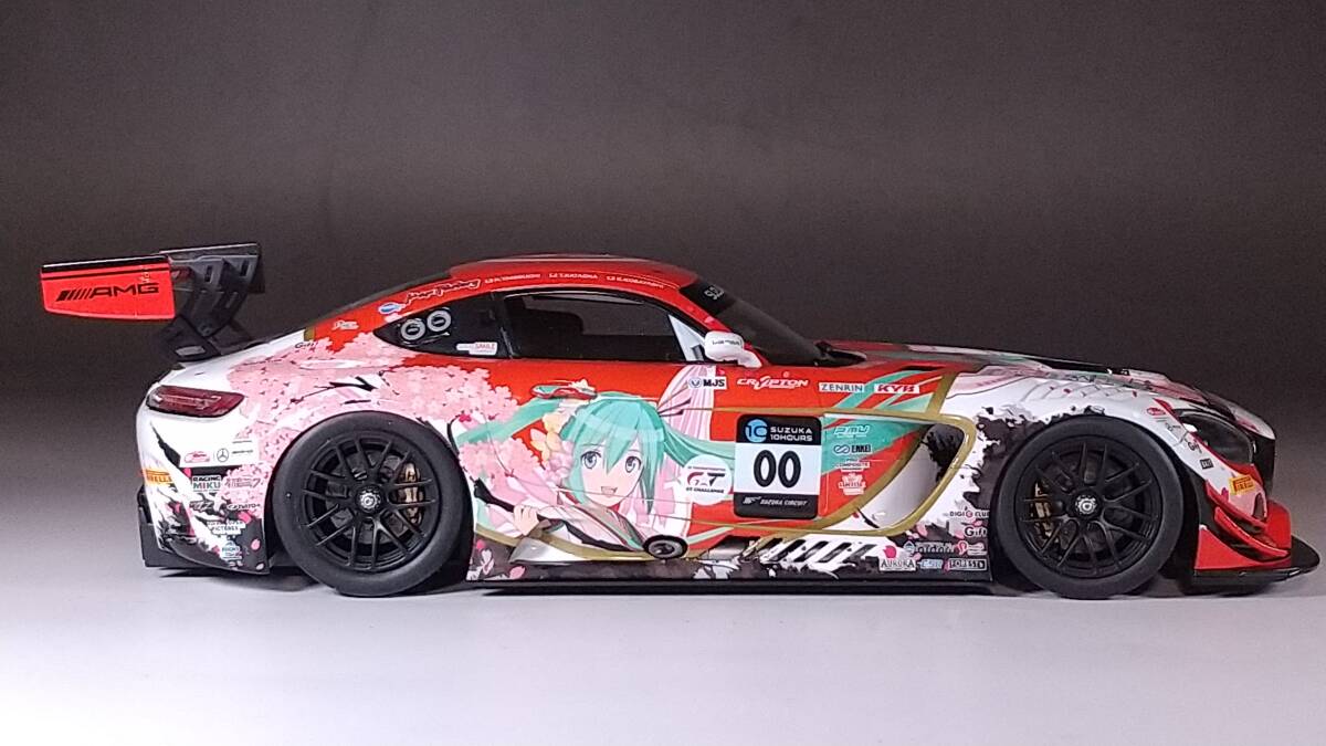 タミヤ 1/24 GOODSMILE RACING & TeamUKYO メルセデス AMG GT3 鈴鹿10時間耐久レース 2018 完成品 初音ミク グッスマ 小林可夢偉 谷口信輝_画像6