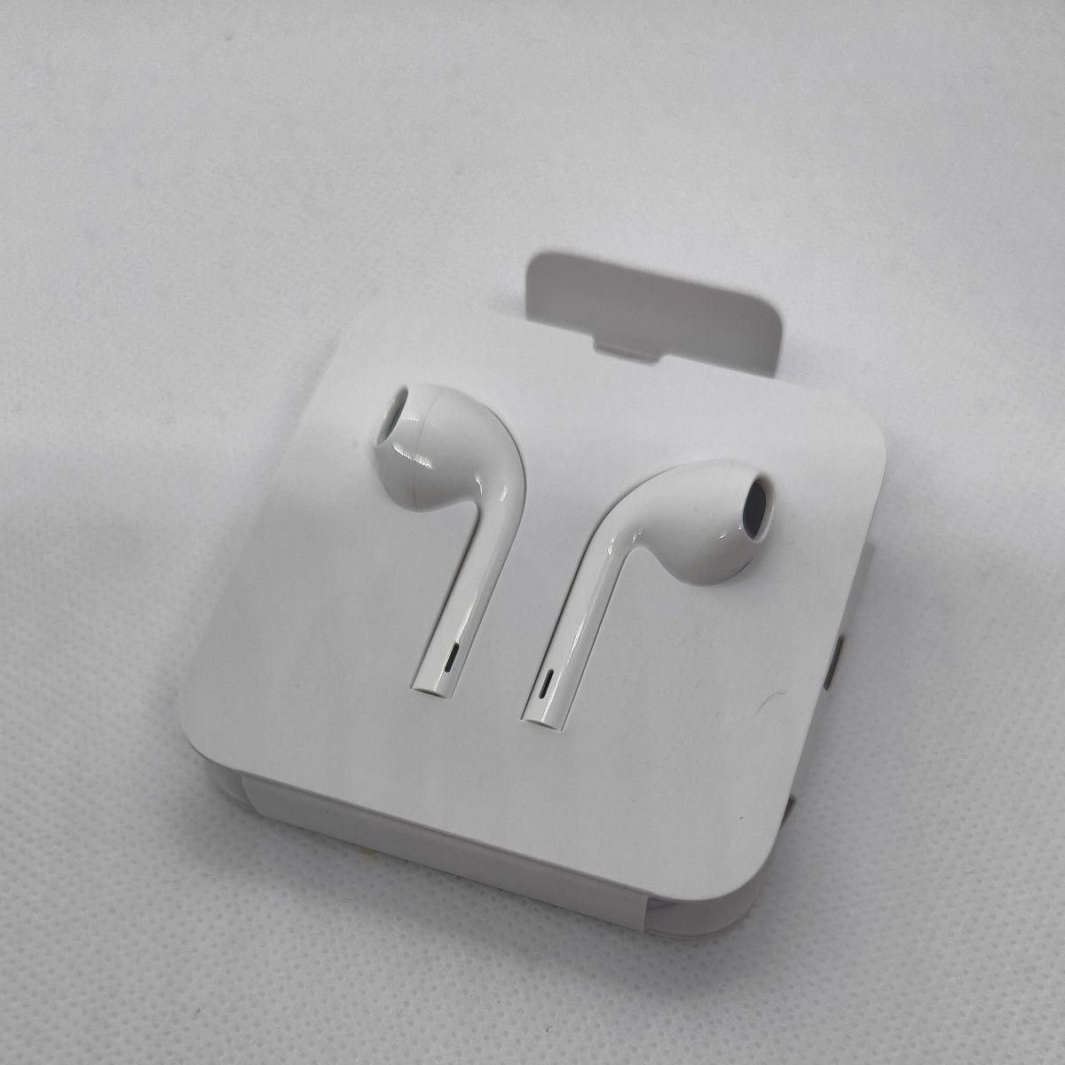 Apple純正イヤホン earpods with lightningconnector  iPhone 付属品