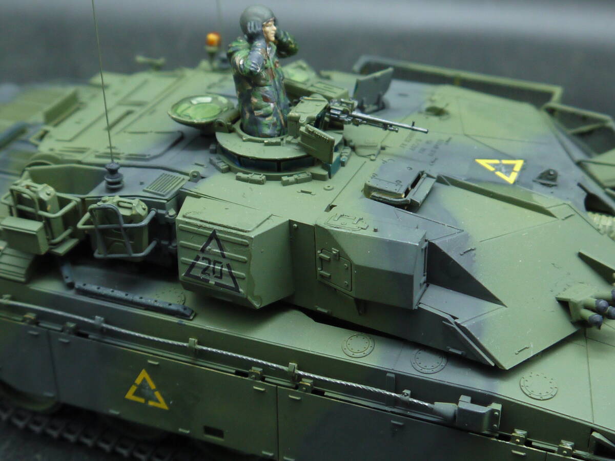 ＭＯＯＮ工房 1/35 タミヤ イギリス陸軍主力戦車　チャレンジャー１（Mk.3）　NATO軍仕様　フィギュア１体付き_画像7