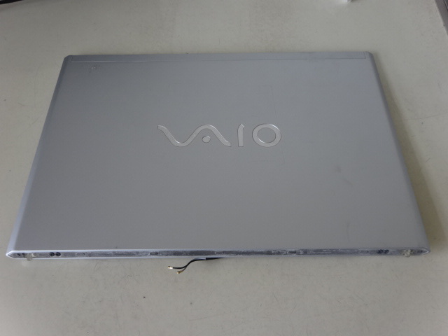 VAIO Pro13 mk2（VJP****シリーズ）用 トップカバー（天板）送料185円～_ヒンジ側のシールが無くネジが露出してます