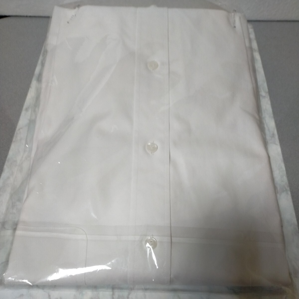 UNIQLO ユニクロ Super non Iron Slim FIT ベトナム製 ホワイト 白 Size XL Yシャツ 長袖 (AＹ)_画像4
