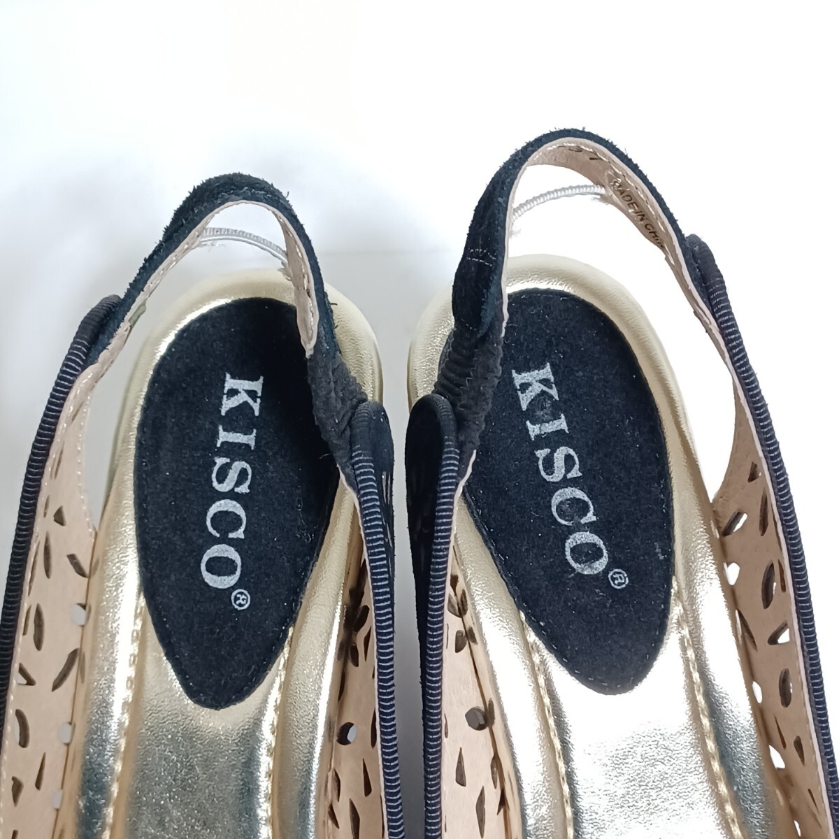 【KISCO】キスコ　レーザーカットコルクウェッジサンダル　23.5cm　レディース　サンダル　黒　ブラック　靴　(SK)_画像8