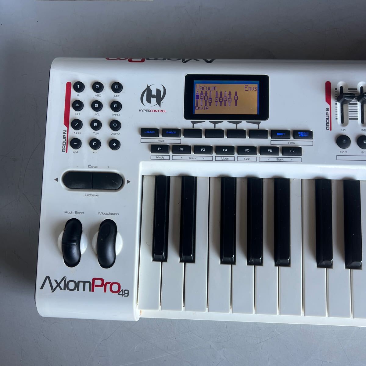 F95 140サイズ発送　中古　現状品　M-AUDIO Axiom pro 49_画像2