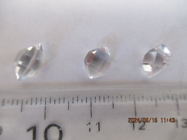 ハーキマーダイヤモンド（ダブル端末水晶　結晶）3Aグレイド　3個　4.5cts　 USA、透明度高く、キズ少ないレアー品_画像1