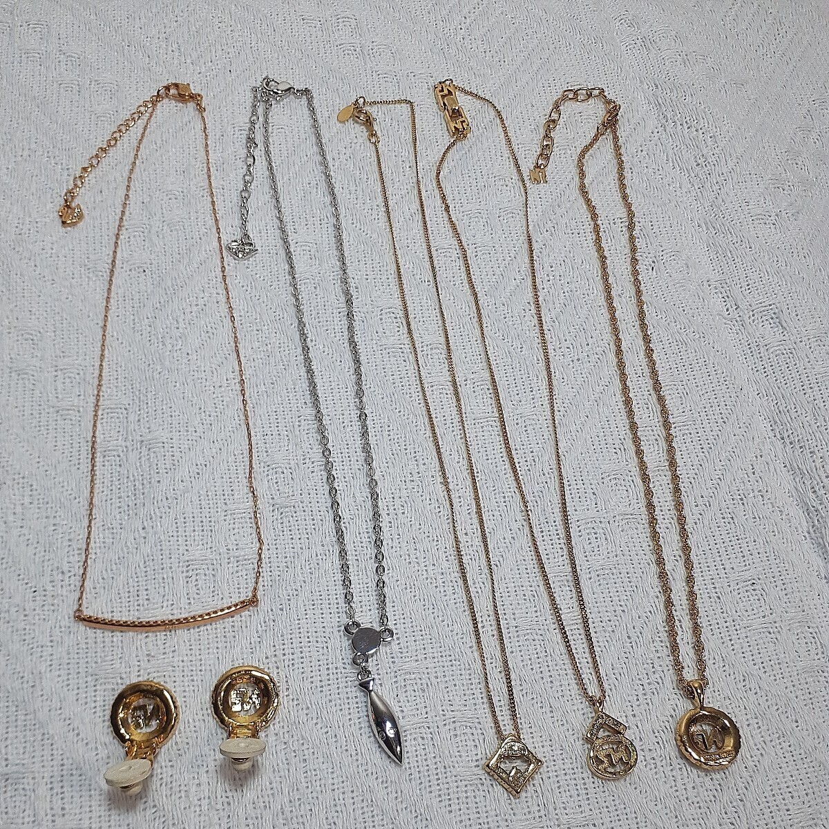 GIVENCHY necklace.SWAROVSKI necklace.NINA RICCI necklace. Nina Ricci earrings. ring. brand accessory set sale.10 point 