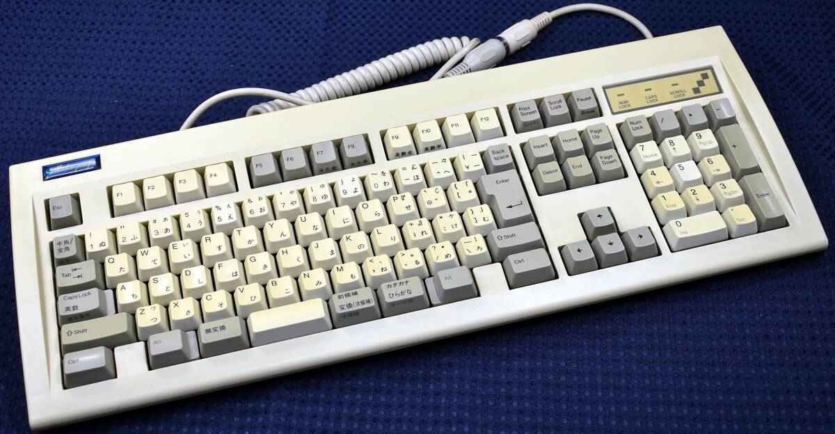 希少品(貴重品) CHICONY KB-9600 E8HKB-9600 メカニカルキーボード 日本語106配列 ATキーボード (PS/2変換 付属) 日焼け有 動作OK (管:SD00_画像1