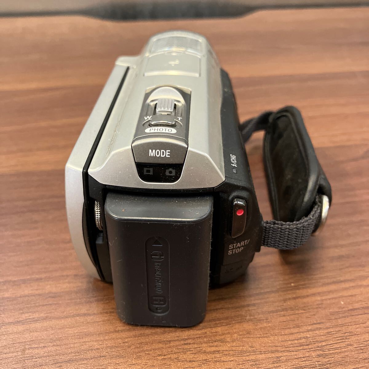 SONY デジタルビデオカメラ HDR-CX500V ソニー Handycam ハイビジョン デジカメ ハンディカム カメラ 写真撮影 家電品 デジタル ホワイト _画像5