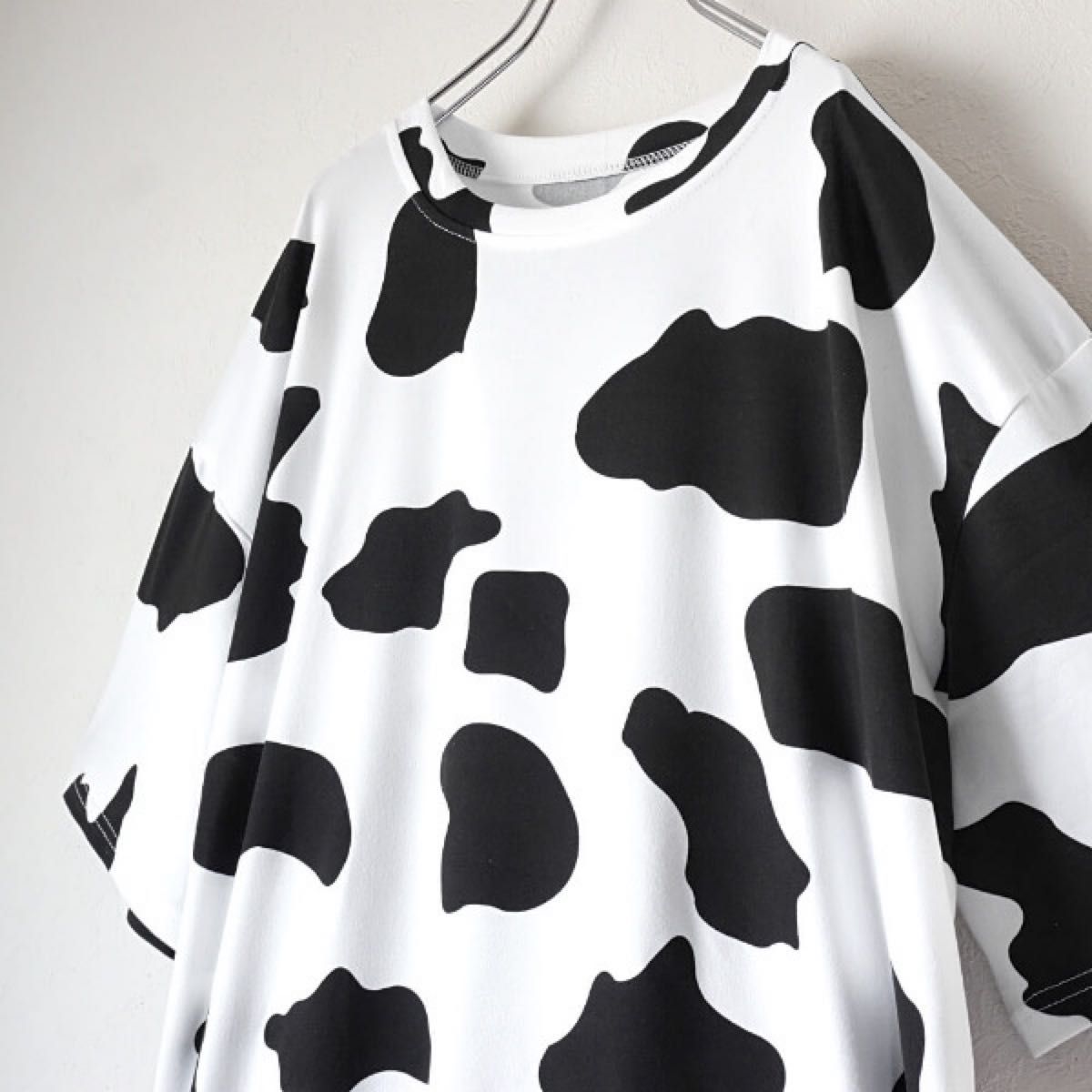 ホワイト 大きいサイズ 牛柄 半袖 Tシャツ ガーリー 白 トップス カットソー ダンス衣装 ルームウェア かわいい アニマル柄
