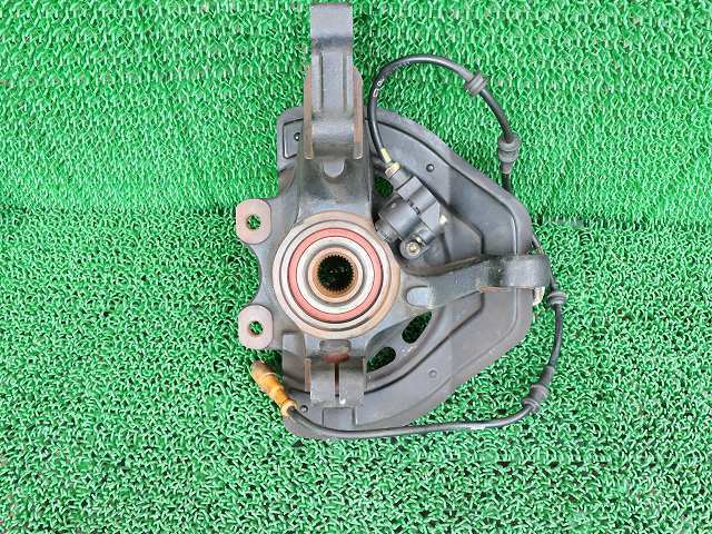 * Opel Vectra XH 96 year XH180 right front hub Knuckle ( stock No:47078)