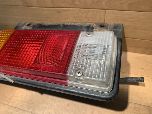 ダイナ BDG-XZU388 左テールランプ 81560-37270 :: Yahoo ダイナ BDG-XZU388 左テールランプ 81560-37270 :: Yahoo