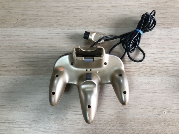 N64 ニンテンドー64 周辺機器 コントローラー ゴールド 【管理 18691】【C】_画像2