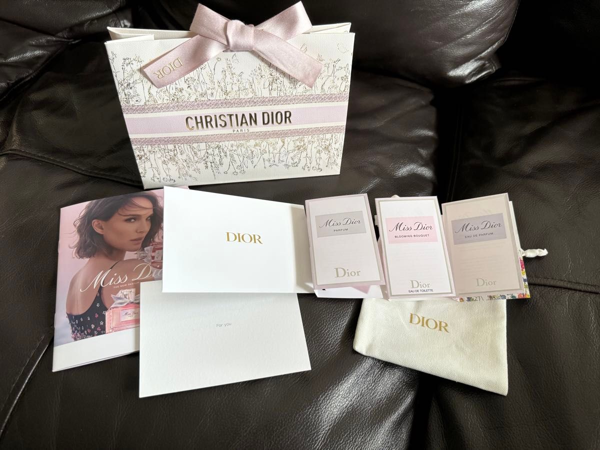 Dior ディオール クリスチャン ブルーミングブーケ 香水　ショップ袋　クラッチ　冊子　巾着　新作　サンプル　セット