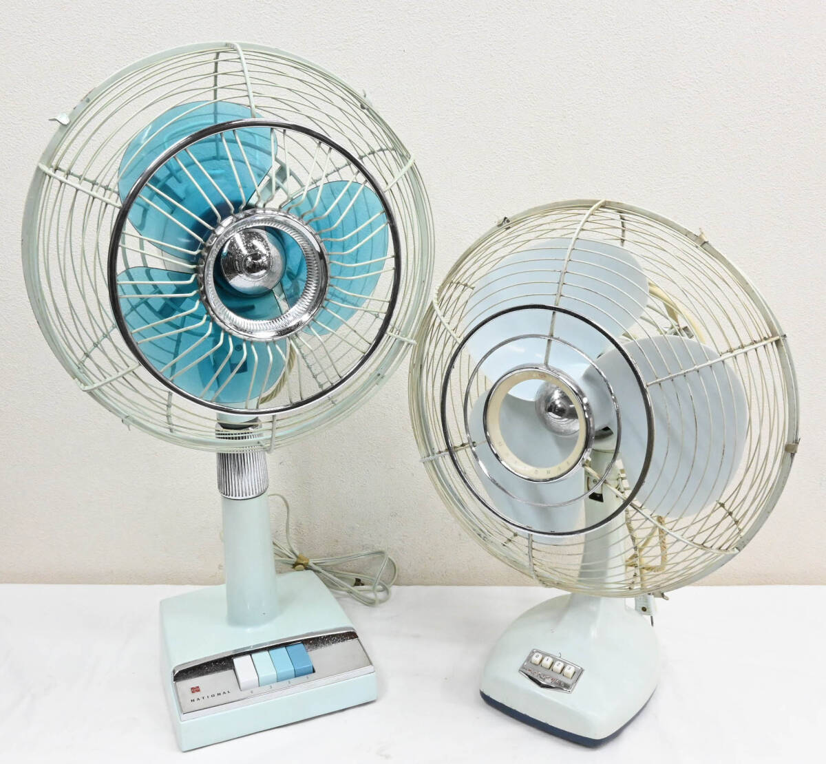 H719●昭和レトロ NATIONAL ナショナル ELECTRIC FAN 3枚羽 扇風機 25HD & M-10B2 2台セット 当時物 アンティーク エレクトリック ファンの画像1