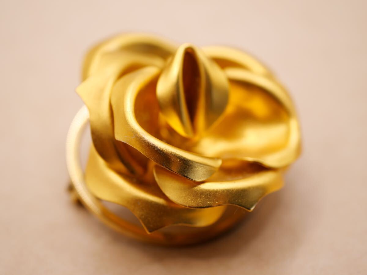 【4020】花 はな フラワー ゴールドカラー ヴィンテージ ビンテージ ブローチ アクセサリー TIA_画像1
