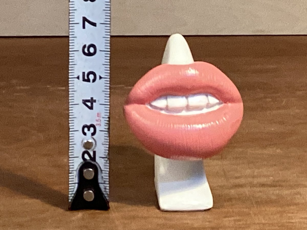 SS-3805■送料込■唇 口 オブジェ くちびる 歯 樹脂製 インテリア 置物 レトロ アンティーク 73g /くHIら_画像5