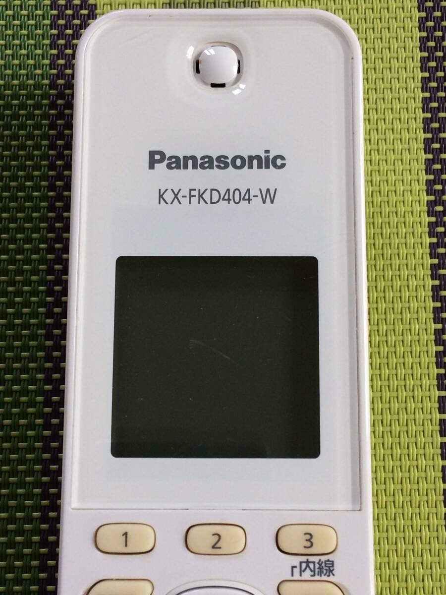 送料無料★Panasonic★パナソニック★純正★子機★増設子機★KX-FKD404-W★充電台 付属★中古★動作品★返金保証あり_画像3