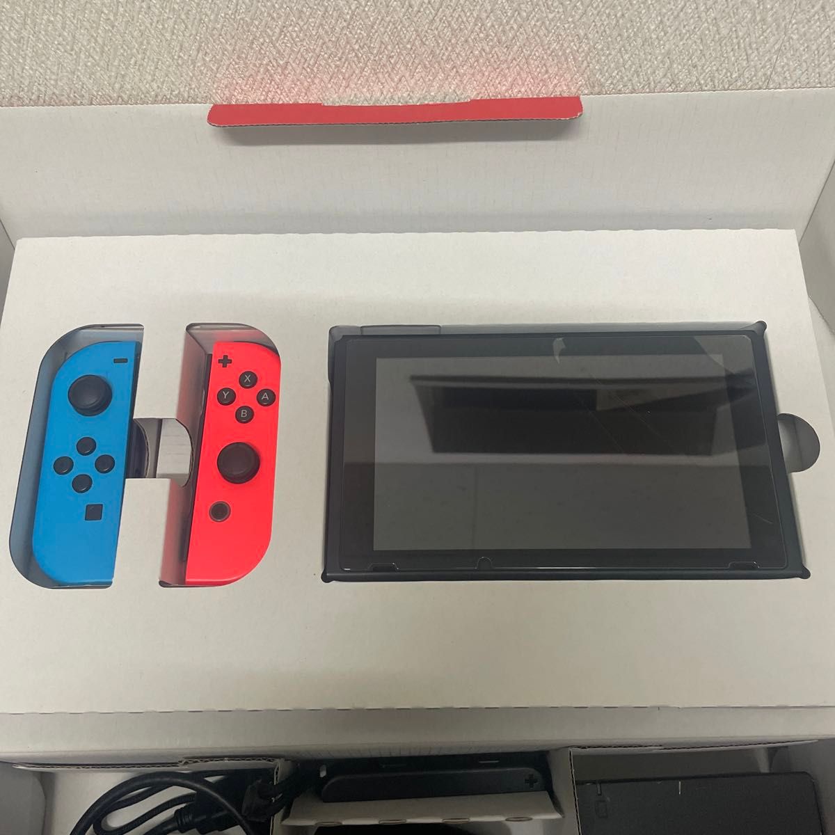 Nintendo Switch 2017年製 任天堂 ネオンブルー ネオンレッド Nintendo Switch 2017年製 任天堂 ネオンブルー ネオンレッド