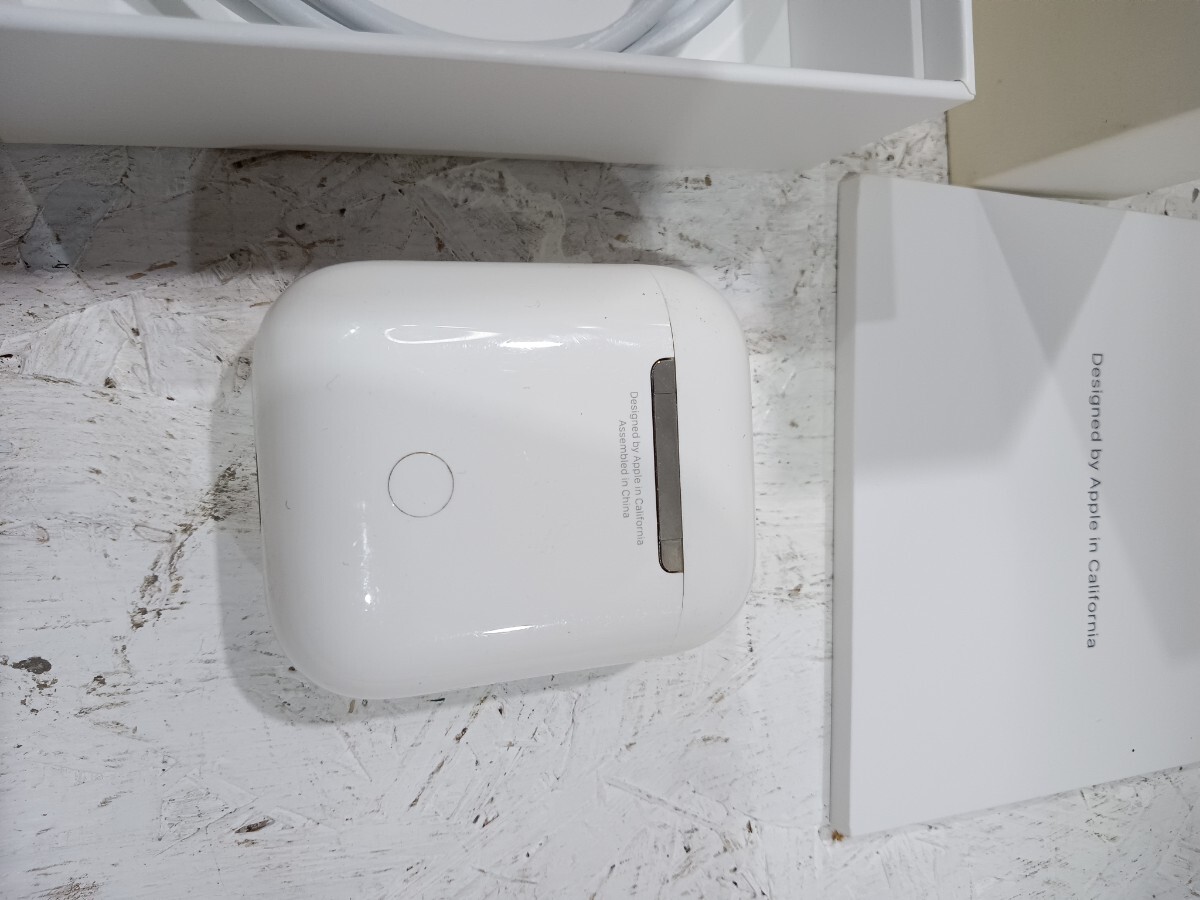 Apple AirPods　MMEF2J　第一世代 アップル エアポッズ イヤホン ワイヤレスイヤホン A1523 A1722 A1602_画像3