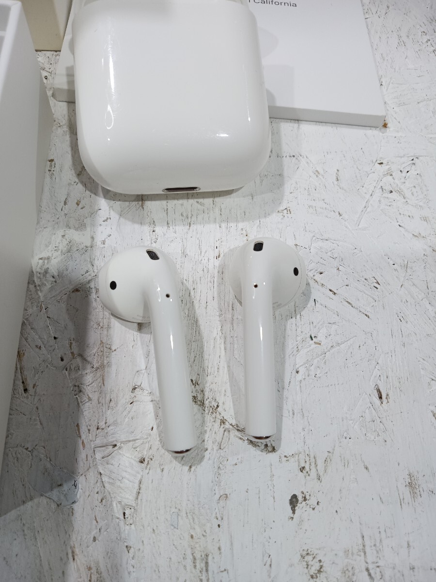 Apple AirPods　MMEF2J　第一世代 アップル エアポッズ イヤホン ワイヤレスイヤホン A1523 A1722 A1602_画像4