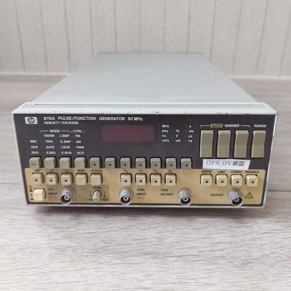 B.片方脚なし HP PULSE/FUNCTION GENERATOA 8116A　パルス ファンクション・ジェネレータ　1mHz～50MHz 現状品_画像1