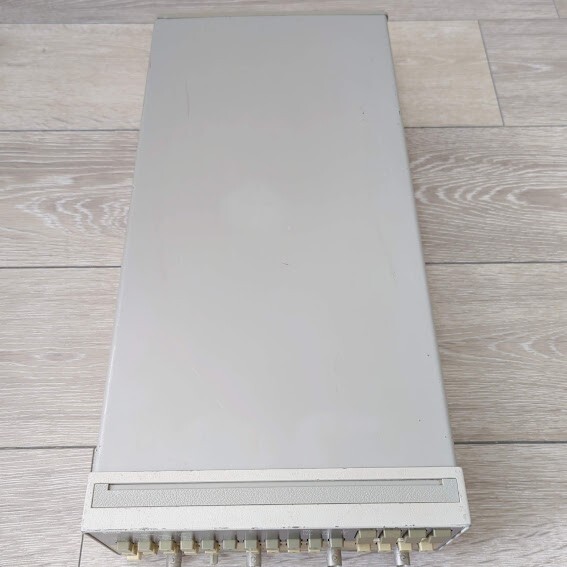 B.片方脚なし HP PULSE/FUNCTION GENERATOA 8116A　パルス ファンクション・ジェネレータ　1mHz～50MHz 現状品_画像5