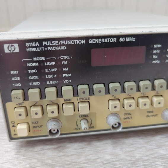 B.片方脚なし HP PULSE/FUNCTION GENERATOA 8116A　パルス ファンクション・ジェネレータ　1mHz～50MHz 現状品_画像8