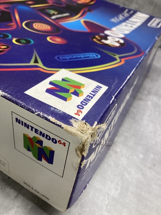 R3a NINTENDO 任天堂 64 本体 箱付き Nintendo64 当時物 動作未確認 現状品 コントローラー 配線 取扱説明書付きの画像10