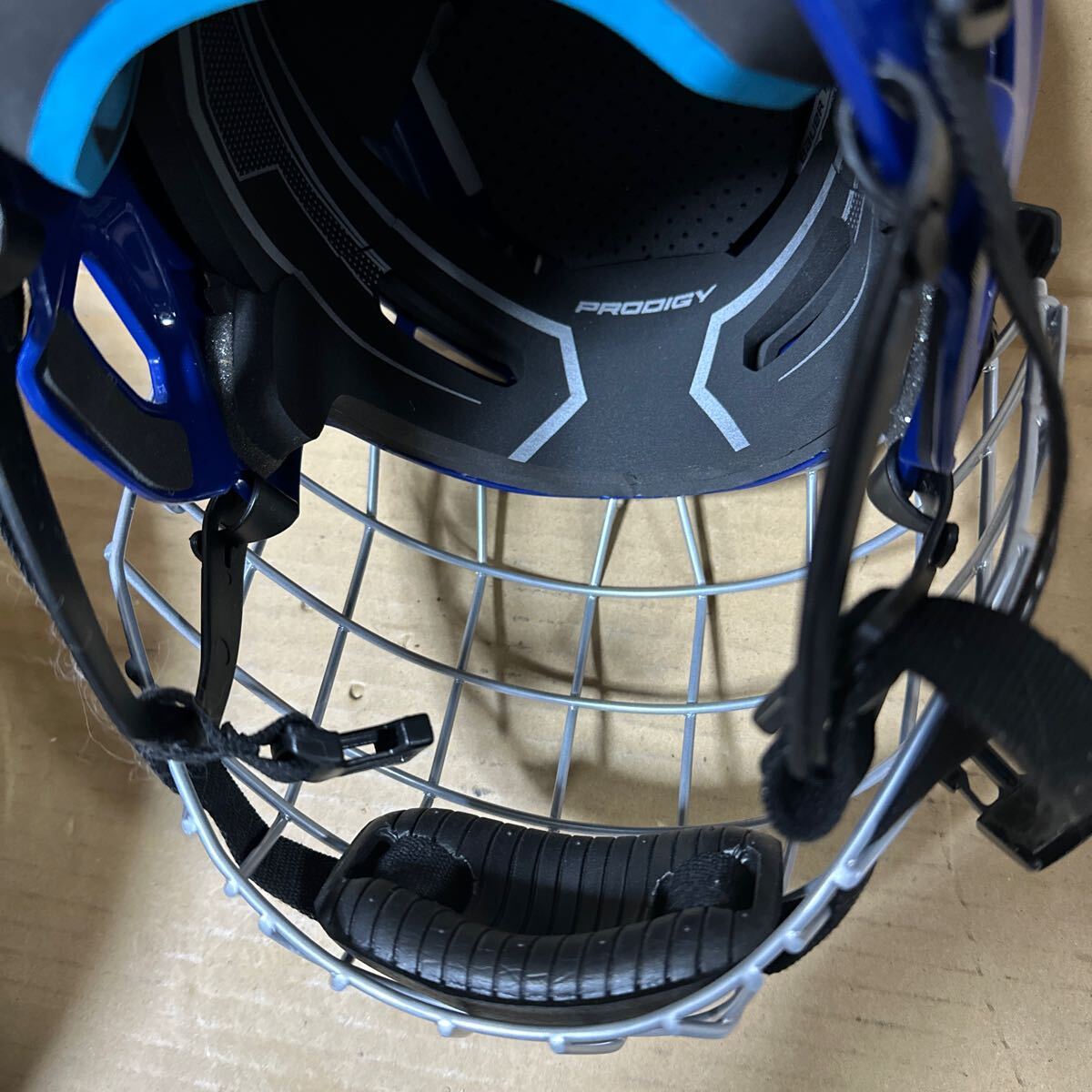 a-7198)BaueR ice hockey helmet protector used present condition goods 