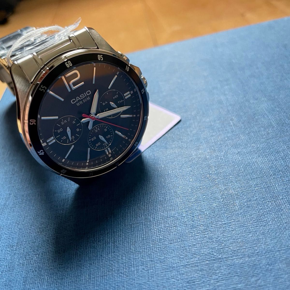 カシオ　アナログ腕時計　新品未使用　シルバー&ブラック　海外モデル　プレゼントつ