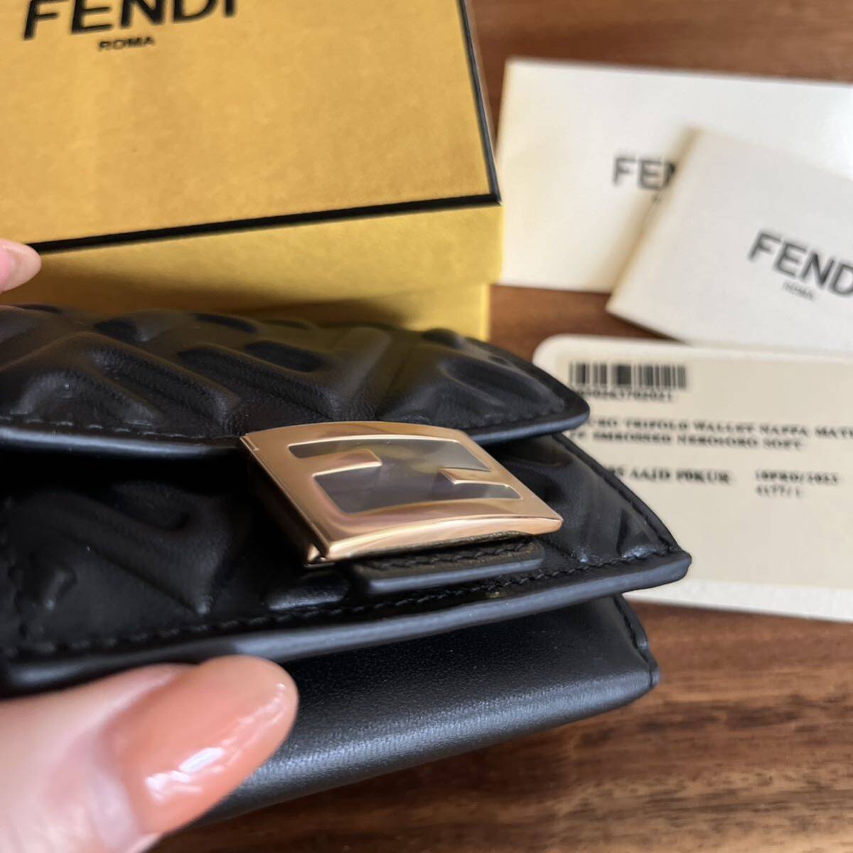 FENDI マイクロ 三つ折り財布 ブラック