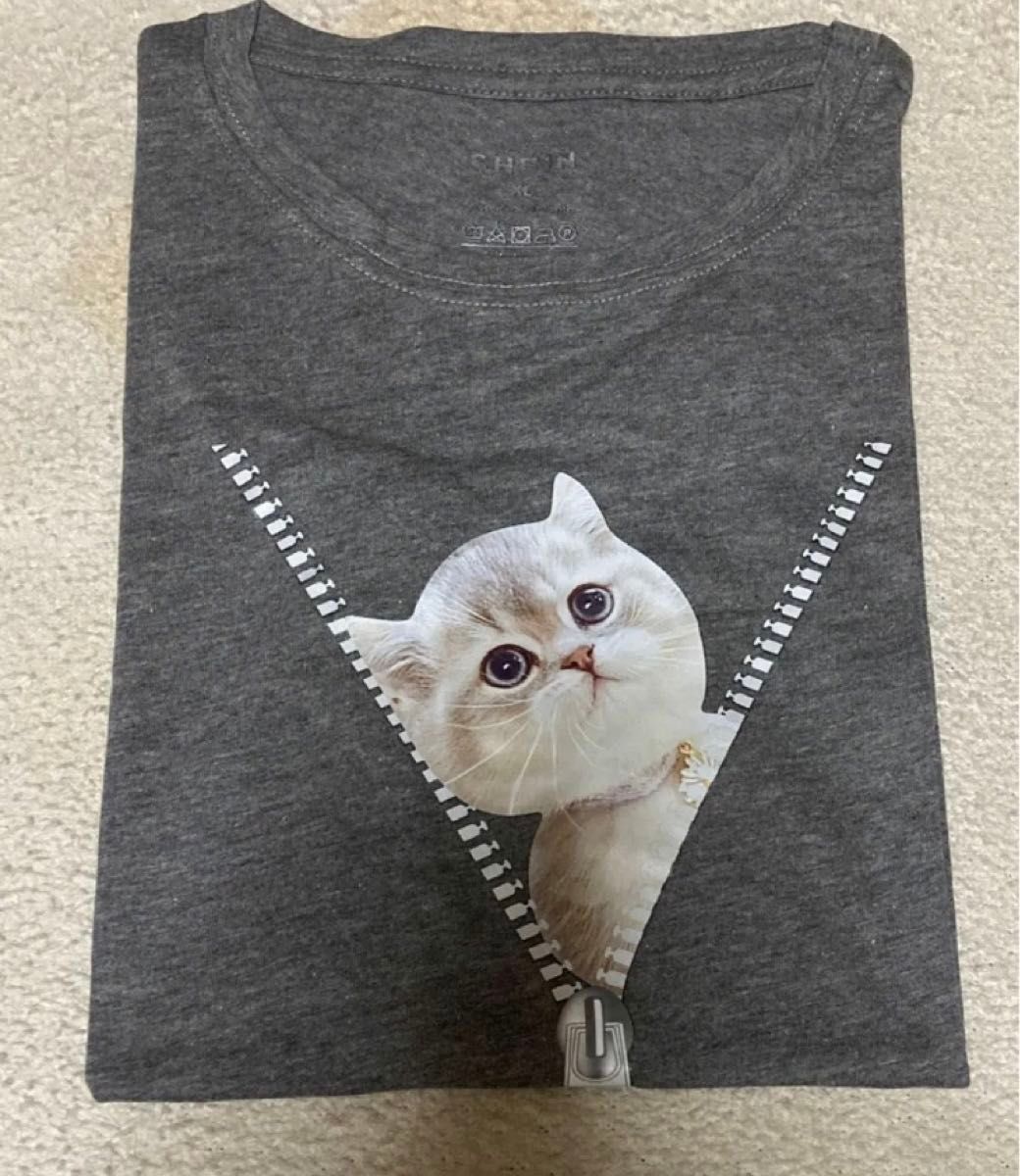 猫柄　半袖Tシャツ　グレー