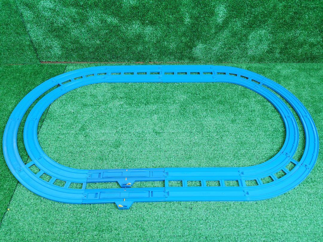 プラレール レイアウト 複線レール 4段 タワー 8の字 橋脚 車両 プラレール レイアウト 複線レール 4段 タワー 8の字 橋脚 車両