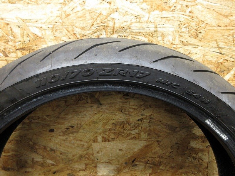 【M240511】RVF400(NC35-1103)★ 中古タイヤ 110/70-17 PIRELLI ピレリ ディアブロ ロッソ3 20年48週_画像2