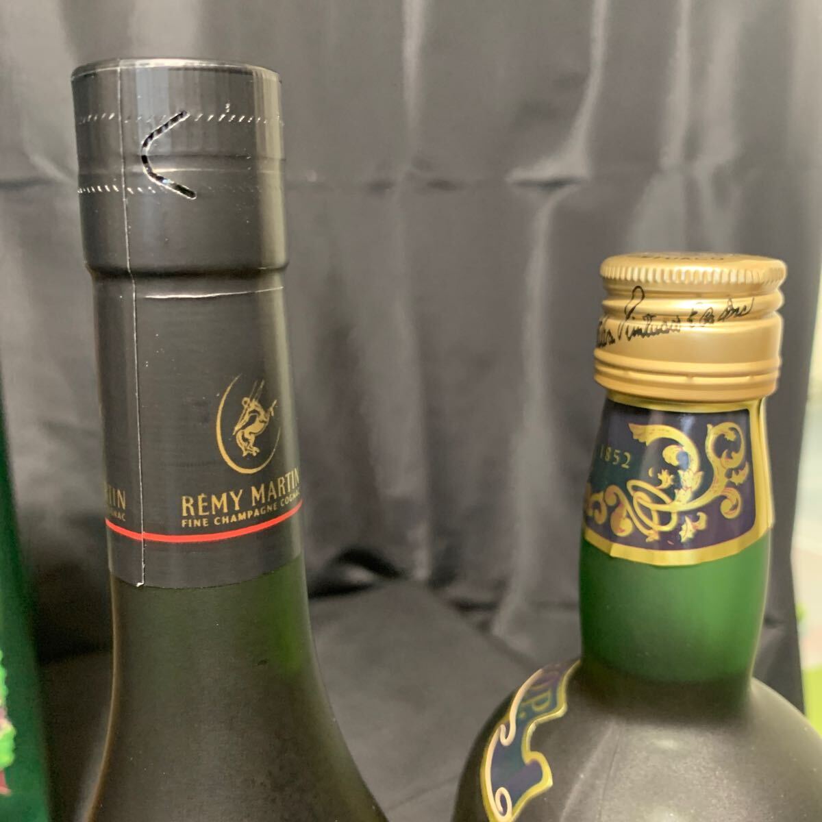 未開封 ブランデー 3本 まとめ サントリー V.S.O.P レミーマルタン REMY MARTIN FINE CHAMPAGNE 箱付き ナポレオン NAPOLEON 缶 古酒 お酒_画像6